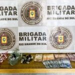 Dupla é presa com maconha e 70 pedras de crack em Santa Maria