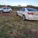 O corpo de jovem com característica de execução foi encontrado enterrado em cova rasa na linha divisória