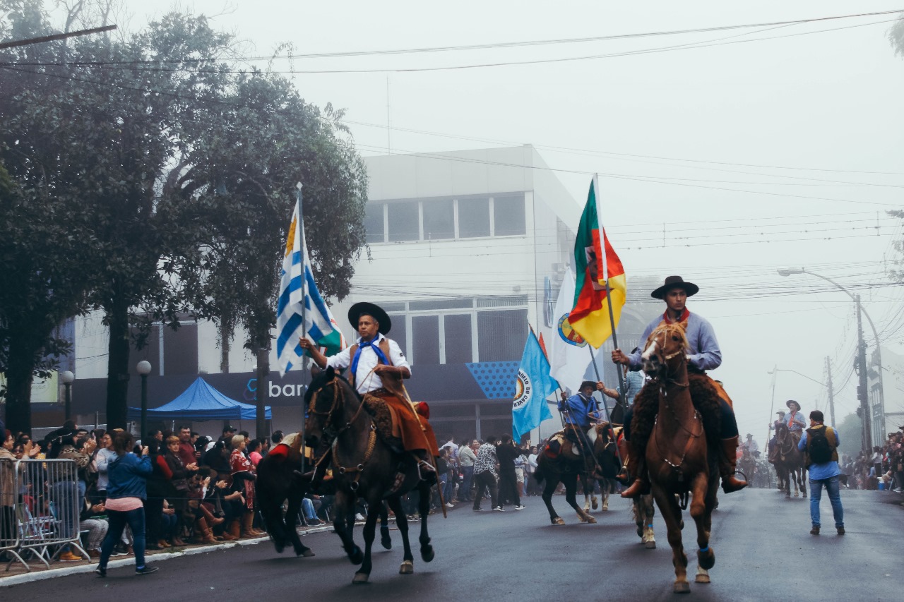 Definida a ordem do Desfile Farroupilha 2026 em Sant’Ana do Livramento