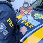 PRF apreende adolescente com cocaína e arma em Bagé