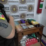 Força Tática prende casal com drogas na Vila Real