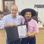 Educação e Música. A terça-feira foi de entrega de votos de Congratulações no parlamento santanense