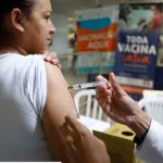 Saúde antecipa vacinação contra gripe; campanha começa em 25 de março