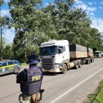 PRF e DNIT liberam 137 caminhões que estavam isolados em Itaara
