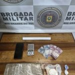 Força Tática prende suspeito de tráfico de drogas na Vila Kennedy