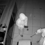 Câmeras flagram invasão a loja de conserto de celulares em Sant’Ana do Livramento