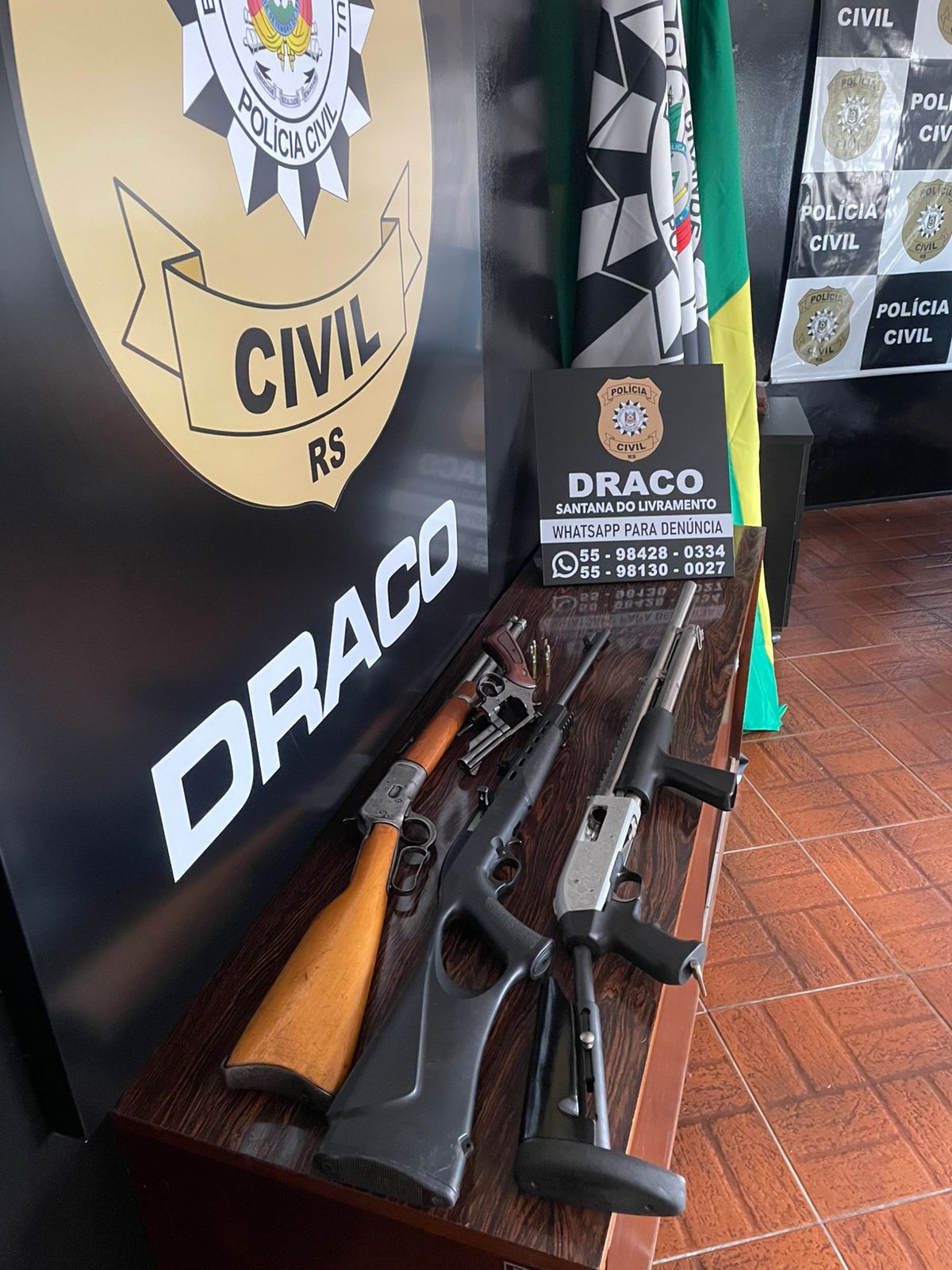 DRACO cumpre mandado de busca e apreensão e apreende quatro armas de fogo em Sant’Ana do Livramento