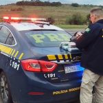 PRF prende passageiro de carro de aplicativo transportando maconha em Sant’Ana do Livramento
