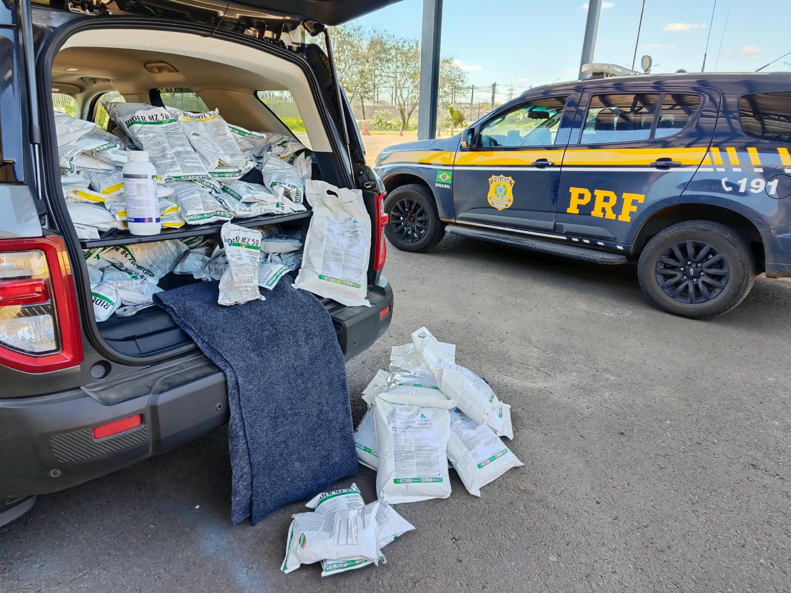 PRF flagra argentino transportando agrotóxicos contrabandeados em Rosário do Sul